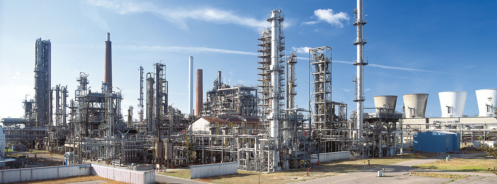 Industrial petrochemical gas detection and safety instrumentation installation